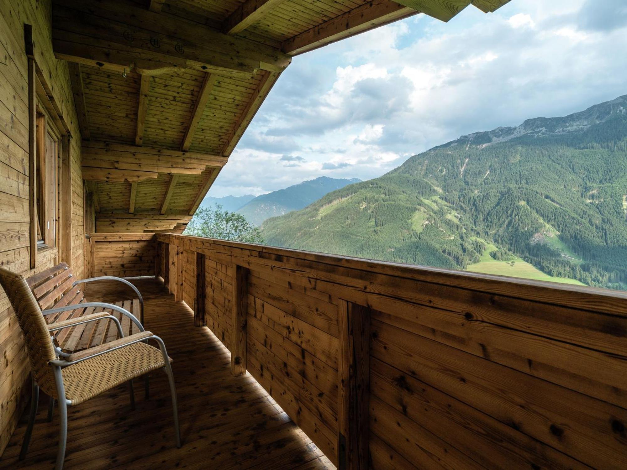 Large luxury chalet near ski area ZillerArena K nigsleiten Konigsleiten Exterior foto