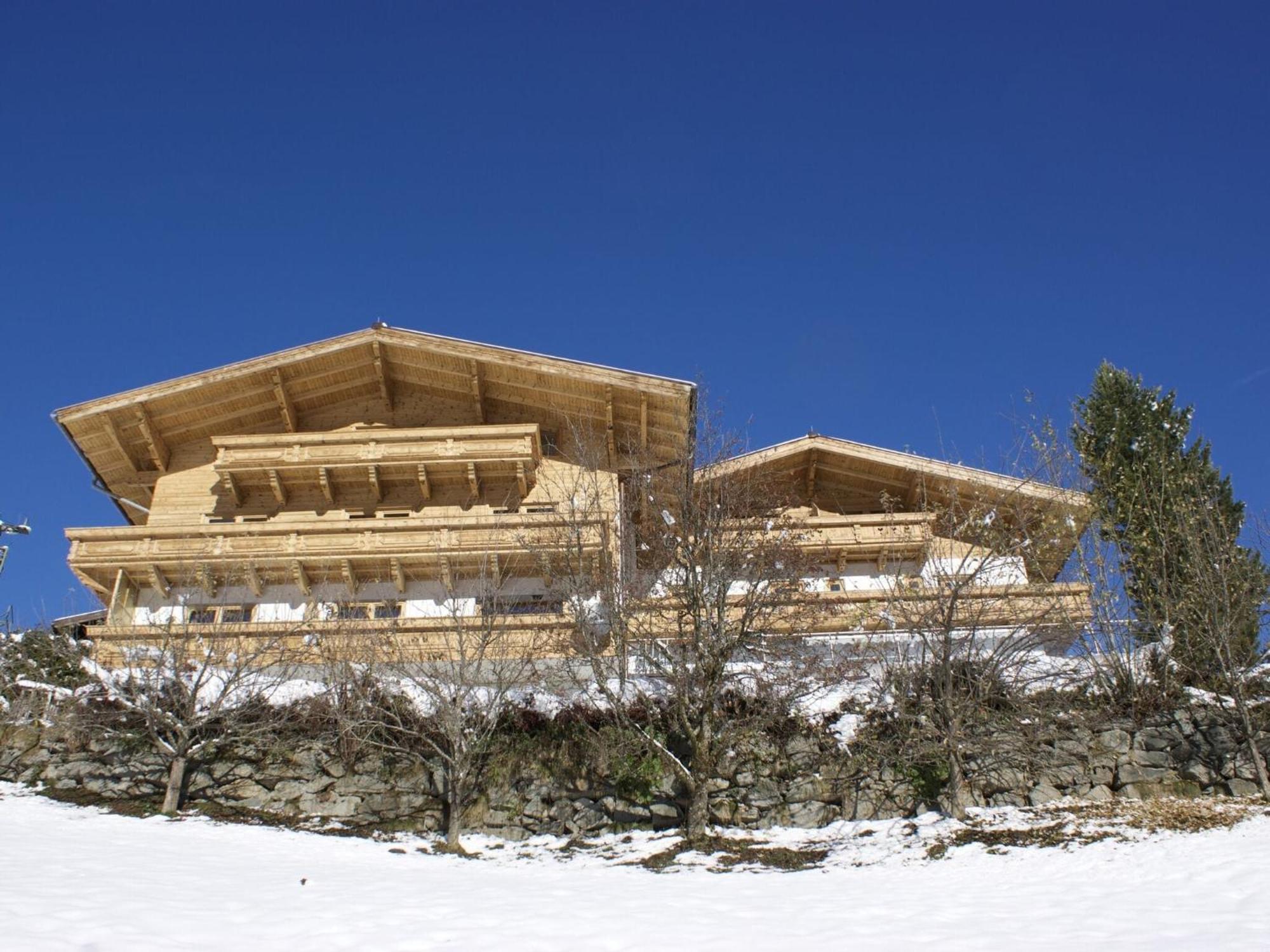 Large luxury chalet near ski area ZillerArena K nigsleiten Konigsleiten Exterior foto