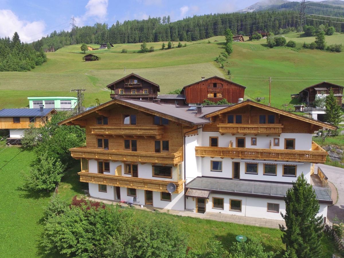 Large luxury chalet near ski area ZillerArena K nigsleiten Konigsleiten Exterior foto